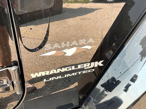 Used 2018 Jeep Wrangler Unlimited Sahara image 22