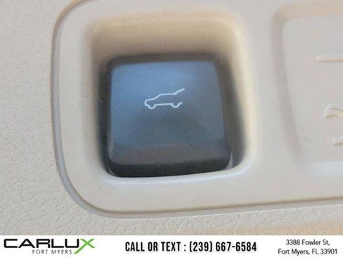 Used 2018 Lincoln Navigator Premiere image 13