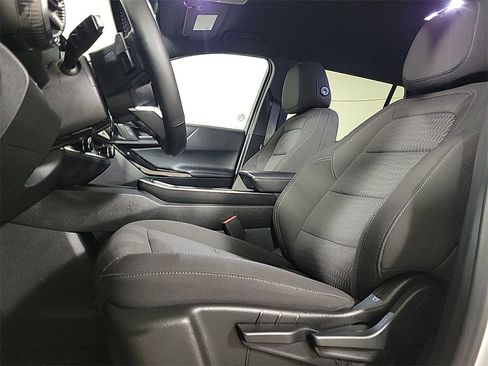 Used 2025 Chevrolet Equinox LT image 10