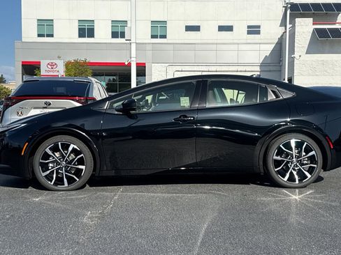 New 2026 Toyota Prius Plug-In Hybrid FWD image 6