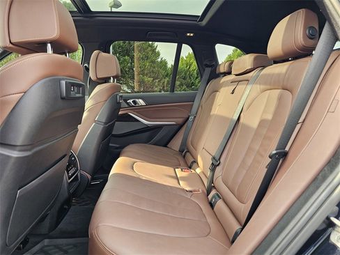 Used 2021 BMW X5 sDrive40i w/ M Sport Package image 19