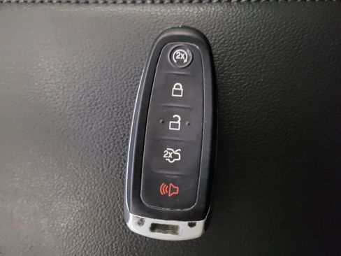 Used 2017 Ford Escape Titanium AWD/4WD image 32