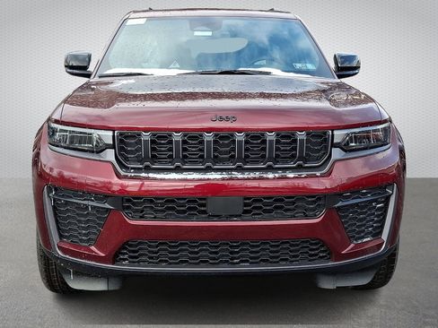 New 2026 Jeep Grand Cherokee Altitude AWD/4WD image 2