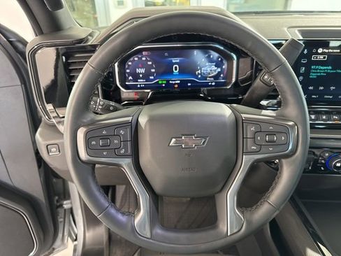 Used 2025 Chevrolet Silverado 2500 ZR2 w/ Technology Package image 27