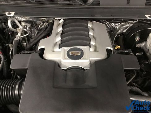 Used 2017 Cadillac Escalade Premium Luxury image 42