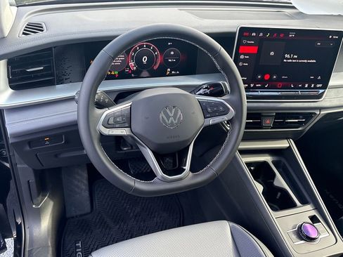 New 2026 Volkswagen Tiguan SE AWD/4WD image 18