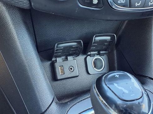 Used 2018 Chevrolet Cruze LT w/ Convenience Package image 13