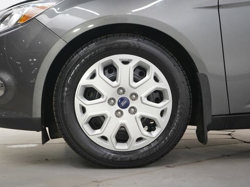 Used 2012 Ford Focus SE w/ SE Winter Pkg image 27