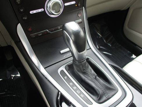 Used 2017 Ford Edge Titanium w/ Cold Weather Package FWD image 29
