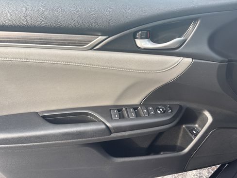 Used 2021 Honda Civic EX-L image 16