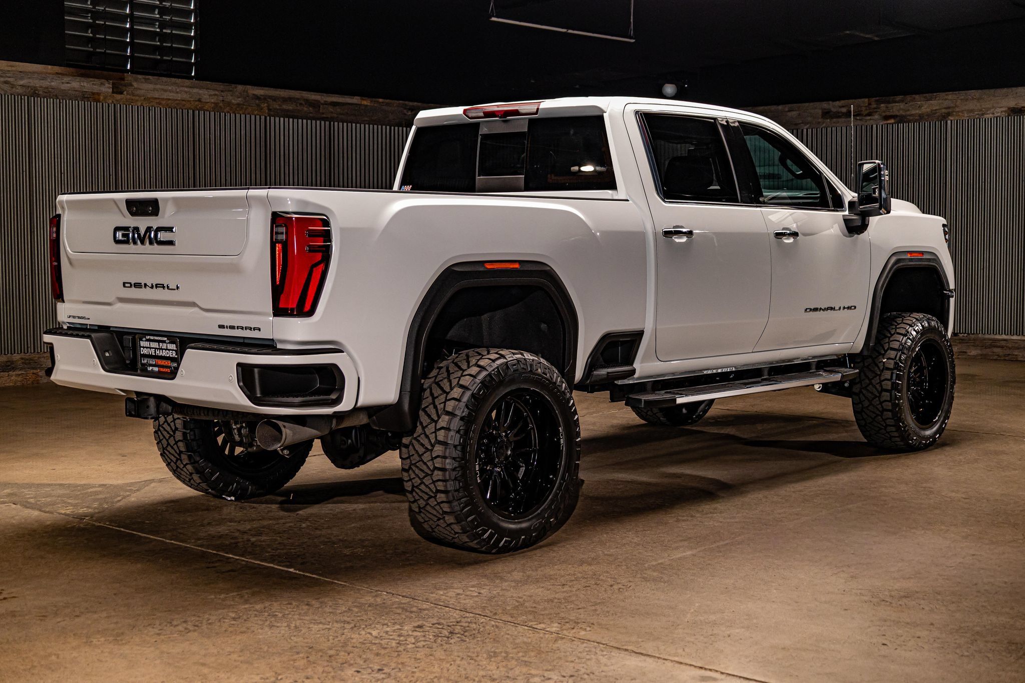 Used 2024 GMC Sierra 2500 Denali AWD/4WD image 10