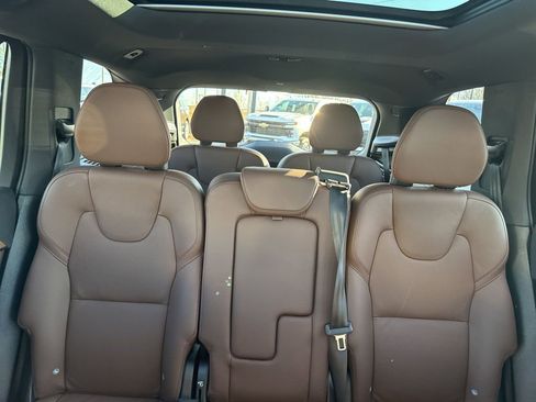Used 2024 Volvo XC90 B5 Plus w/ Protection Package Premier image 17