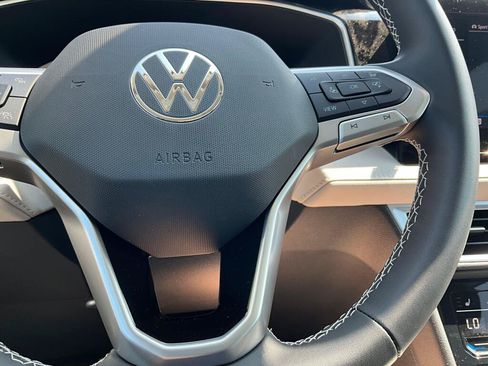 New 2026 Volkswagen Taos SE AWD/4WD image 22
