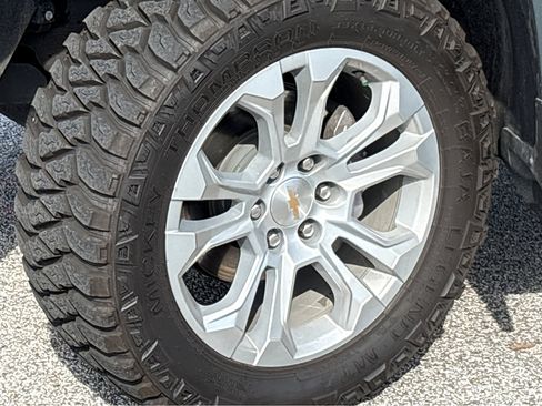 Used 2025 Chevrolet Silverado 1500 LTZ w/ Z71 Off-Road Package image 23