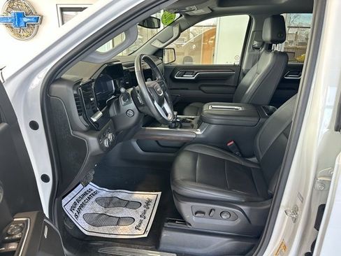 Used 2022 GMC Sierra 1500 SLT w/ SLT Convenience Package image 8
