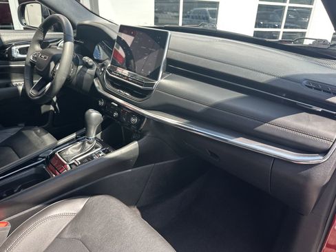 Used 2023 Jeep Compass Limited image 26