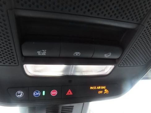 Used 2025 Chevrolet Equinox LT AWD/4WD image 32