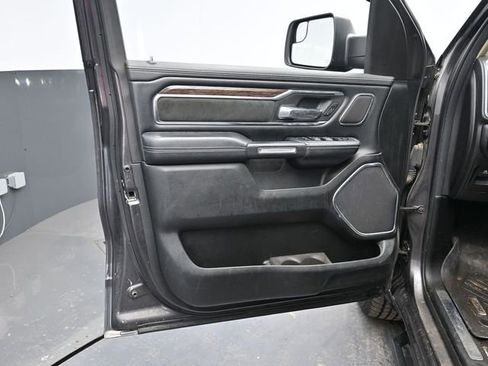 Used 2019 RAM 1500 Laramie image 13
