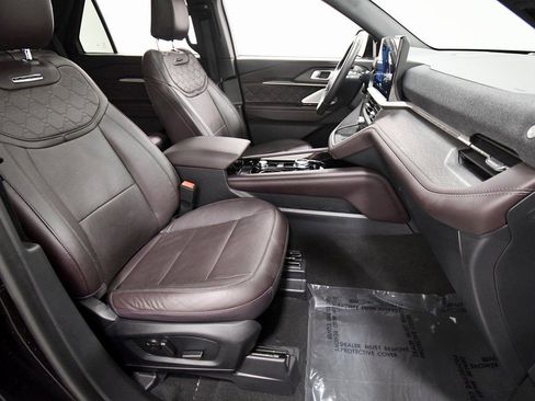 Used 2025 Ford Explorer Platinum w/ LUX Leather Package image 19