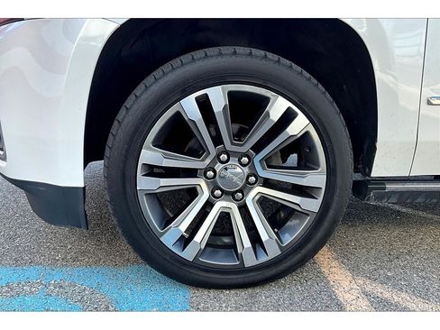 Used 2019 GMC Yukon XL Denali w/ Denali Ultimate Package image 9