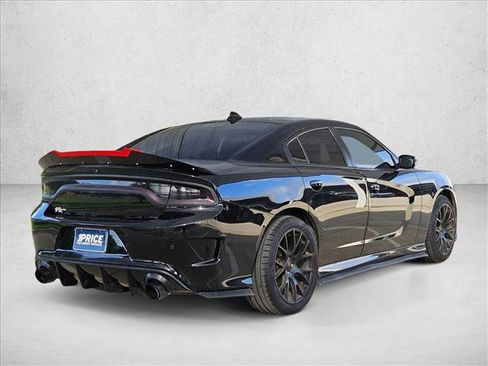 Used 2019 Dodge Charger GT w/ Blacktop Package RWD image 5