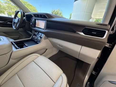 Certified 2021 GMC Yukon Denali w/ Denali Premium Package AWD/4WD image 30