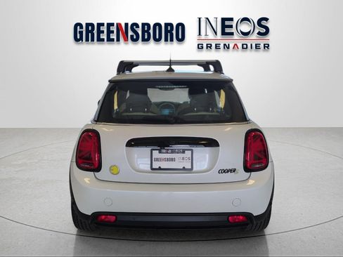 Used 2023 MINI Cooper SE FWD image 4
