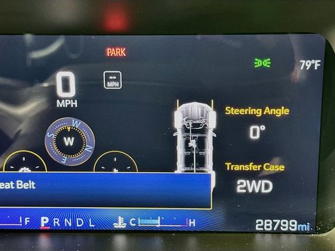 Used 2025 Chevrolet Colorado Z71 AWD/4WD image 19