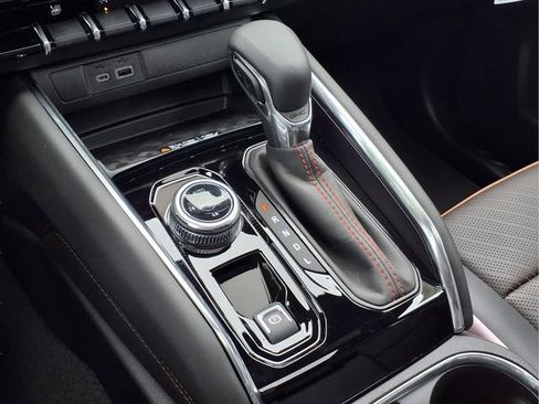 New 2026 GMC Canyon AT4 w/ Technology Plus Package AWD/4WD image 10