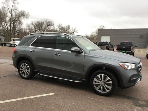 Used 2021 Mercedes-Benz GLE 450 4MATIC image 4