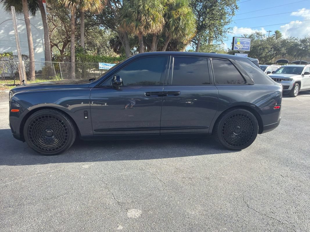 Used 2019 Rolls-Royce Cullinan AWD/4WD image 2
