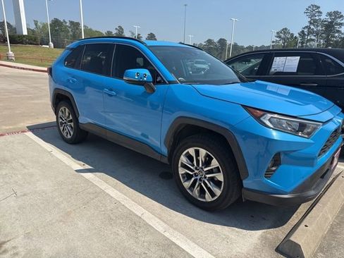 Used 2019 Toyota RAV4 XLE Premium image 1