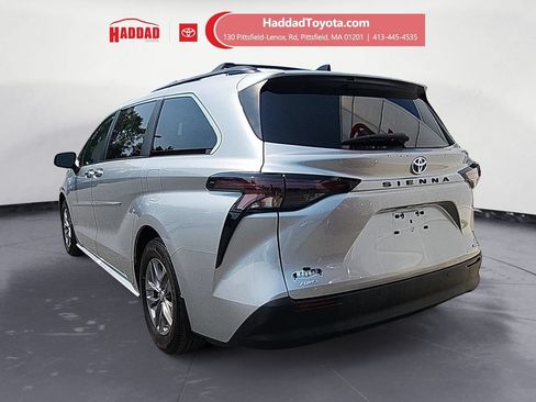 Used 2023 Toyota Sienna XLE w/ XLE Plus Package AWD/4WD image 3