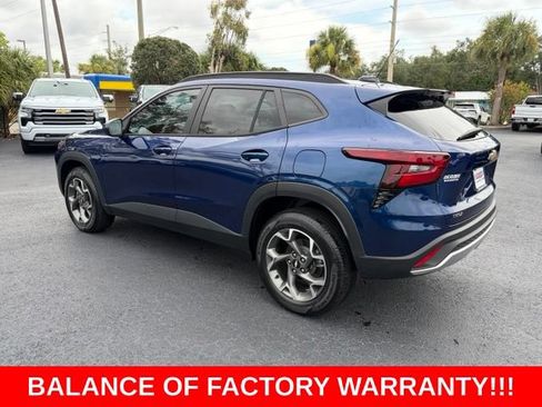 Used 2024 Chevrolet Trax LT w/ Driver Confidence Package FWD image 4