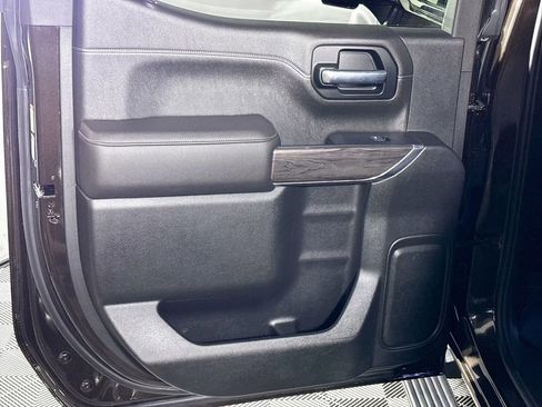 Used 2019 Chevrolet Silverado 1500 LTZ w/ LTZ Convenience Package AWD/4WD image 19