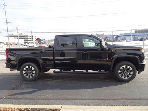 Used 2021 Chevrolet Silverado 2500 LTZ w/ Carhartt Edition image 7