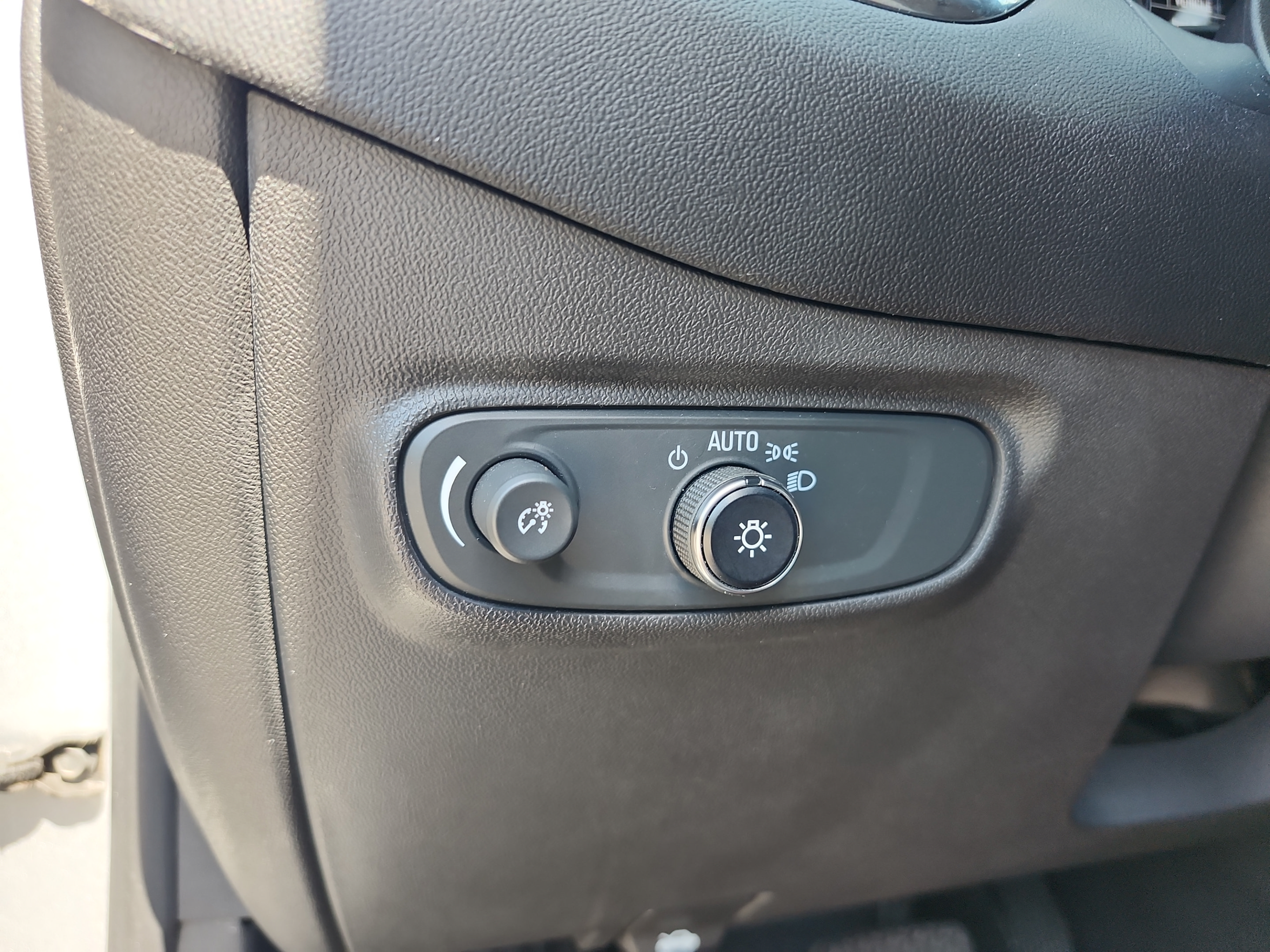 Used 2019 Chevrolet Equinox LS FWD image 13