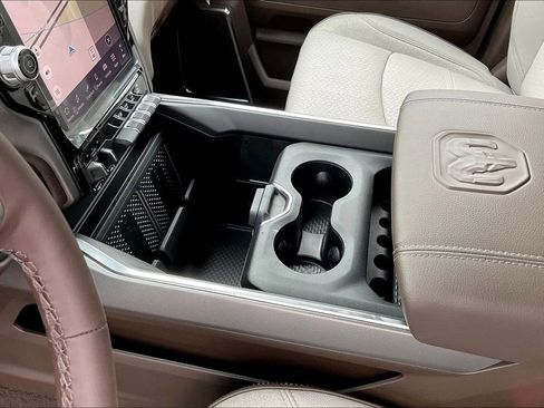 New 2026 RAM 2500 Laramie AWD/4WD image 8