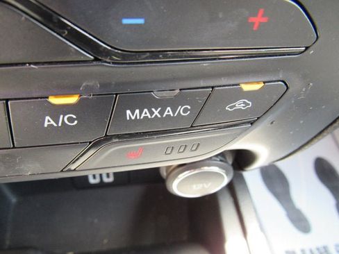 Used 2019 Ford Ranger XLT w/ Equipment Group 302A Luxury AWD/4WD image 19