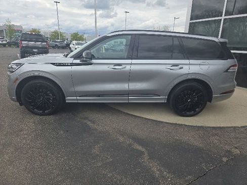 Certified 2024 Lincoln Aviator Reserve w/ Jet Package AWD/4WD image 4