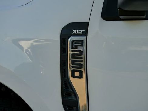 Used 2023 Ford F250 XLT w/ FX4 Off-Road Package image 17