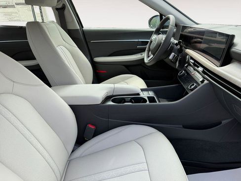 New 2025 Hyundai Sonata Limited image 29