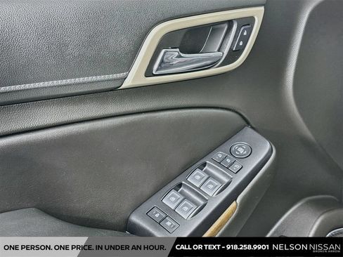 Used 2018 GMC Yukon Denali w/ Denali Ultimate Package AWD/4WD image 18