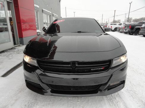Used 2019 Dodge Charger SXT w/ Blacktop Package image 6