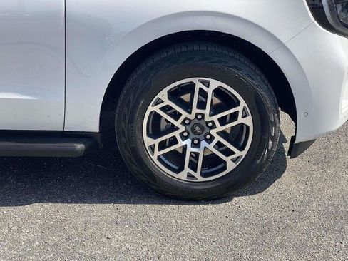 Certified 2025 Ford Expedition Active AWD/4WD image 31
