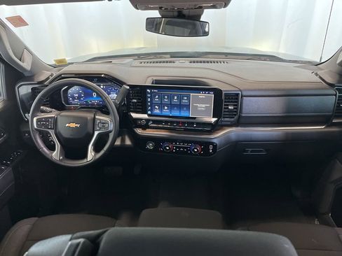 Used 2023 Chevrolet Silverado 1500 LT AWD/4WD image 9