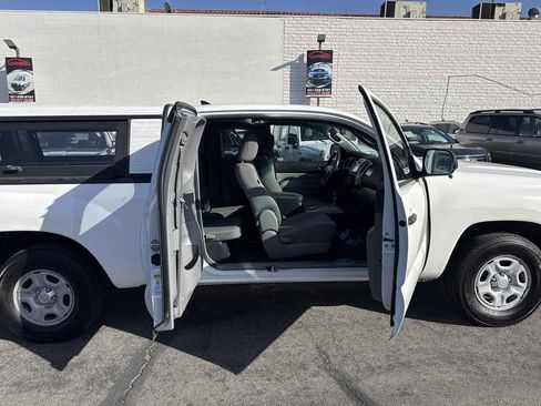 Used 2015 Toyota Tacoma image 6