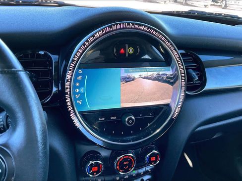 Used 2022 MINI Cooper 2-Door Hardtop image 23