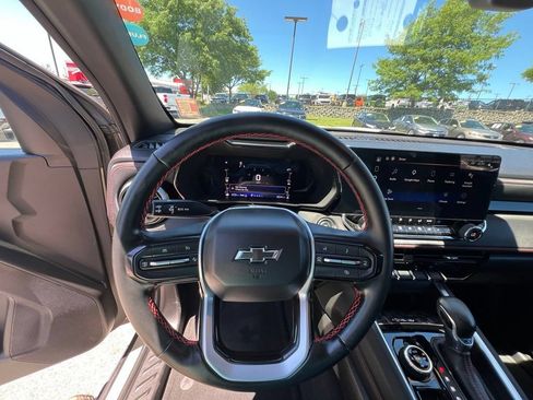 Used 2023 Chevrolet Colorado Z71 w/ Z71 Convenience Package 2 AWD/4WD image 39
