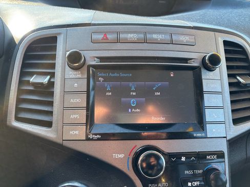 Used 2015 Toyota Venza LE image 29